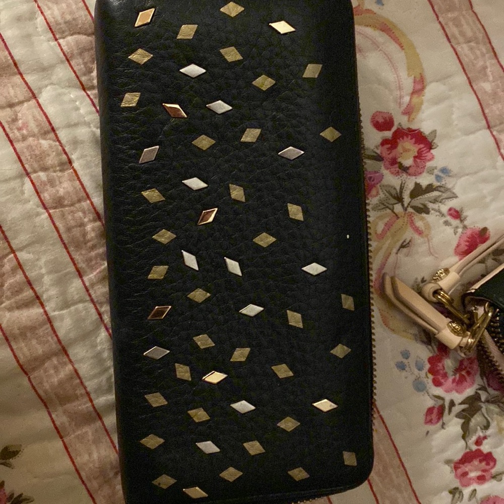 Fossil Wallet With Geometric Design. - image 1